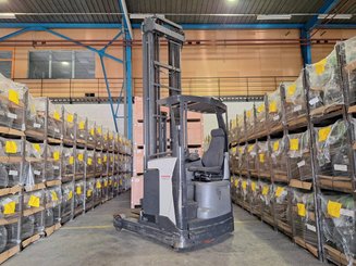 Carretilla retráctil UniCarriers UHD-200-DTFVXF-955