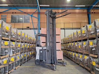 Carretilla retráctil UniCarriers UHD-200-DTFVXF-955