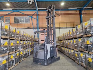 Carretilla retráctil UniCarriers UHD-200-DTFVXF-955