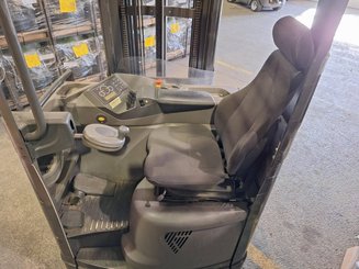 Carretilla retráctil UniCarriers UHD-200-DTFVXF-955
