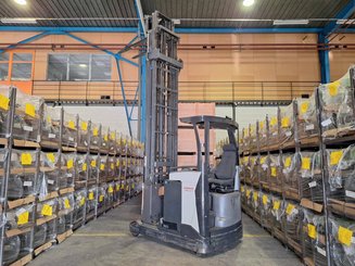 Carretilla retráctil UniCarriers UHD-200-DTFVXF-955