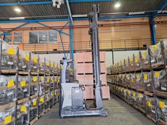 Carretilla retráctil UniCarriers UHD-200-DTFVXF-955