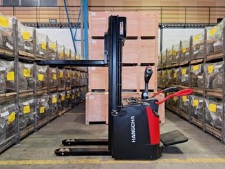 Apilador con plataforma Hangcha CDD20 AZ3S