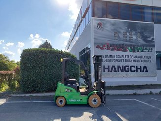 Carretilla contrapesada de 4 ruedas Hangcha XC25i