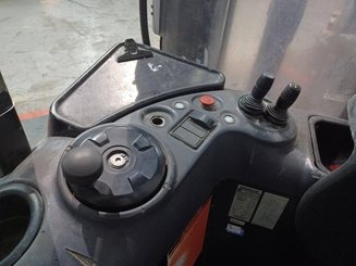 Apilador con plataforma Caterpillar NSR20N