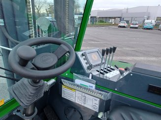 Carretilla multidireccional Combilift CBE3000