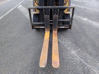 Carretilla contrapesada de 4 ruedas Caterpillar EP25K