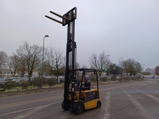 Carretilla contrapesada de 4 ruedas Caterpillar EP25K