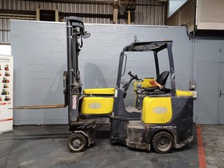 Carretilla articulada Aisle Master 20SE