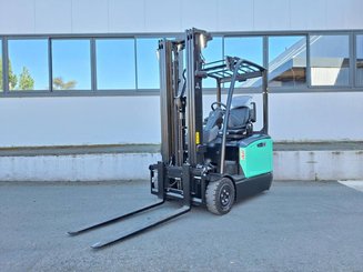 Carretilla contrapesada de 3 ruedas Mitsubishi FB16N2T