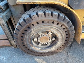 Carretilla contrapesada de 4 ruedas Caterpillar DP50K2