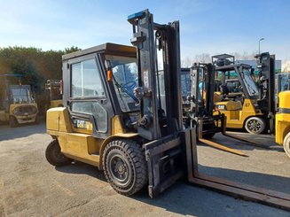 Carretilla contrapesada de 4 ruedas Caterpillar DP50K2