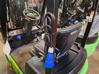 Carretilla contrapesada de 3 ruedas Hangcha X3W15i (CPDS15-XD4-SI)