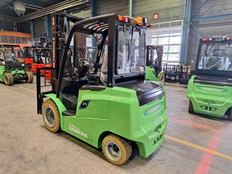 Carretilla contrapesada de 4 ruedas Hangcha AE35-I - 1