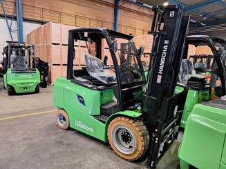 Carretilla contrapesada de 4 ruedas Hangcha AE35-I - 1