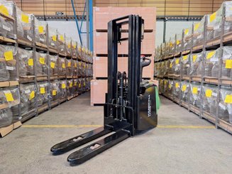 Apilador con plataforma Hangcha CDD16-AC2S-LI