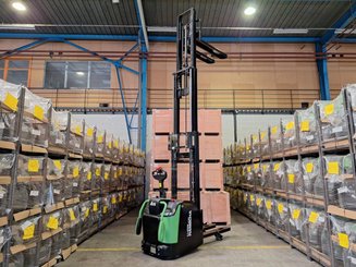 Apilador con plataforma Hangcha CDD16-AC2S-LI