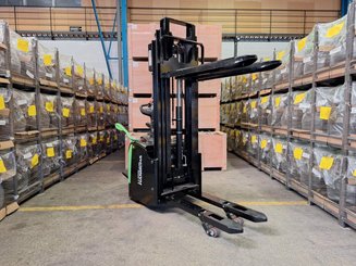 Apilador con plataforma Hangcha CDD16-AC2S-LI