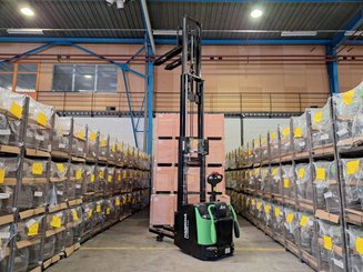 Apilador con plataforma Hangcha CDD16-AC2S-LI