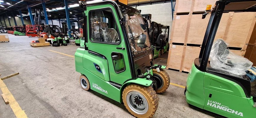 Carretilla contrapesada de 4 ruedas Hangcha AE35-I - 1