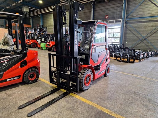 Carretilla contrapesada de 4 ruedas Hangcha XF25D-2 (CPCD25-X2H7F1) - 1