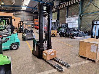 Apilador con conductor acompañante Hangcha CDD16-AC2-I