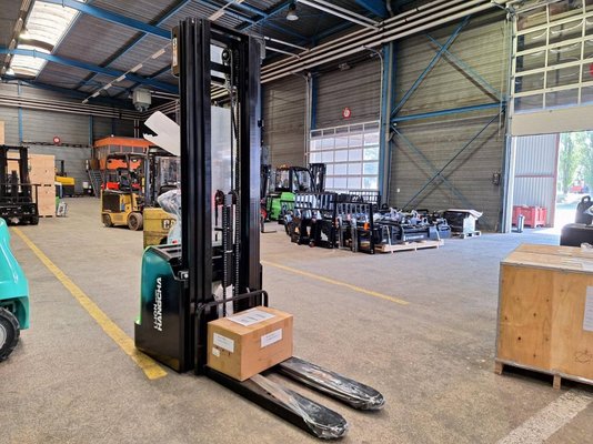 Apilador con conductor acompañante Hangcha CDD16-AC2-I - 1