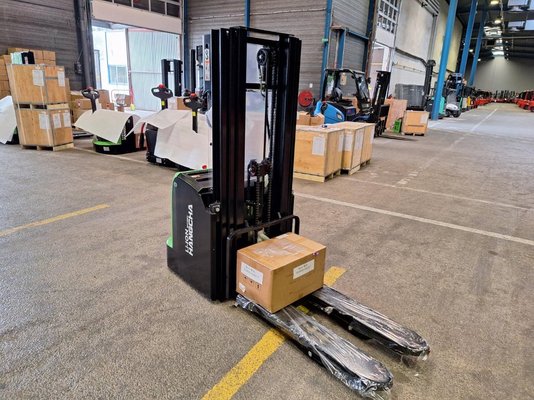 Apilador con conductor acompañante Hangcha CDD16-AC2-I - 1