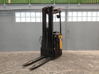 Apilador con plataforma Caterpillar NSR16N