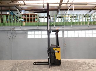 Apilador con plataforma Caterpillar NSR16N