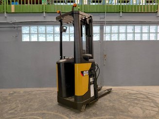 Apilador con plataforma Caterpillar NSR16N