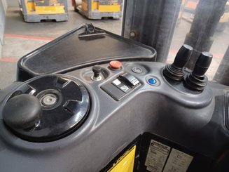Apilador con plataforma Caterpillar NSR16N