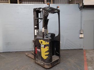 Apilador con plataforma Caterpillar NSR20N