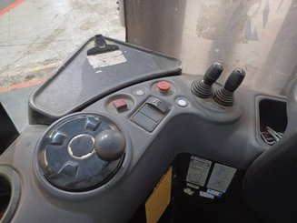 Apilador con plataforma Caterpillar NSR20N