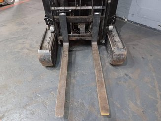 Carretilla retráctil Caterpillar NR16N2