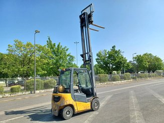 Carretilla contrapesada de 4 ruedas Jungheinrich TFG425500ZT - 4