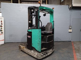 Carretilla retráctil Caterpillar NR16N