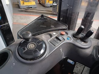 Apilador con plataforma Caterpillar NSR16N