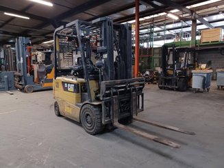Carretilla contrapesada de 4 ruedas Caterpillar EP25K-PAC