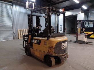 Carretilla contrapesada de 4 ruedas Caterpillar EP25K-PAC