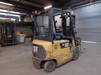 Carretilla contrapesada de 4 ruedas Caterpillar EP25K-PAC