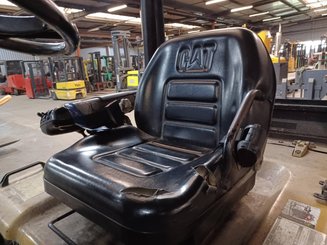 Carretilla contrapesada de 4 ruedas Caterpillar EP25K-PAC