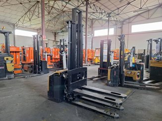 Apilador con conductor acompañante Caterpillar NSP16NI
