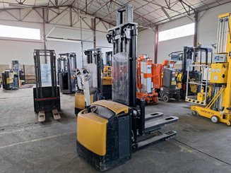 Apilador con conductor acompañante Caterpillar NSP16NI
