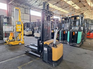Apilador con conductor acompañante Caterpillar NSP16NI