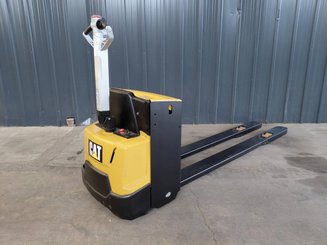 Transpaleta con conductor acompañante Caterpillar NPP20N2