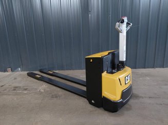 Transpaleta con conductor acompañante Caterpillar NPP20N2