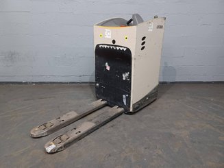 Transpaleta con plataforma Crown RT4020-2.0