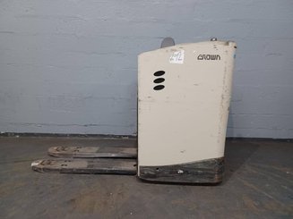 Transpaleta con plataforma Crown RT4020-2.0