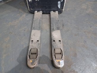 Transpaleta con plataforma Crown RT4020-2.0